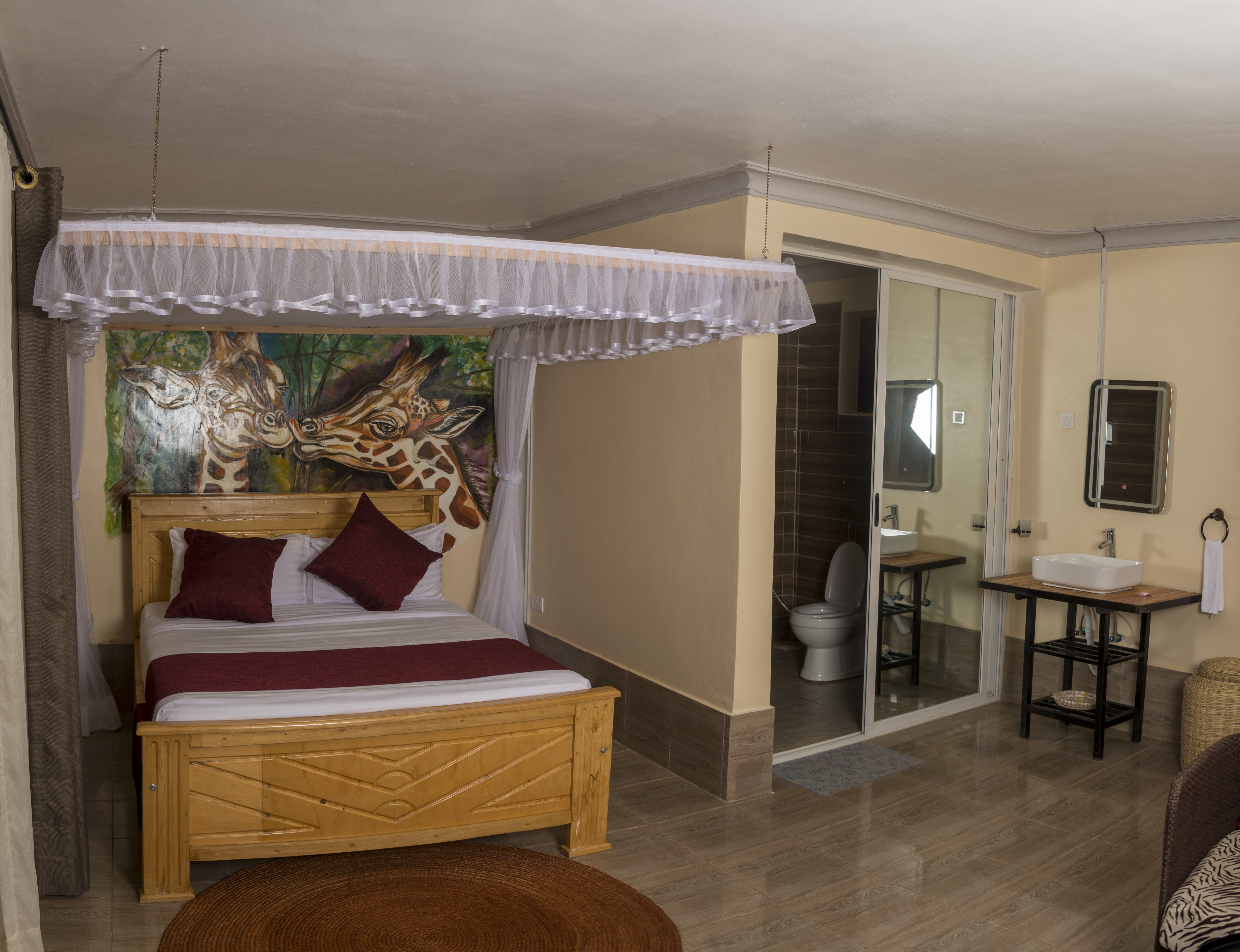 Giraffe B Cottage
